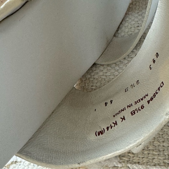 Cole Hann Amavia Double-Band Optic White Embossed Leather Sandals size 9.5 - Picture 3 of 11